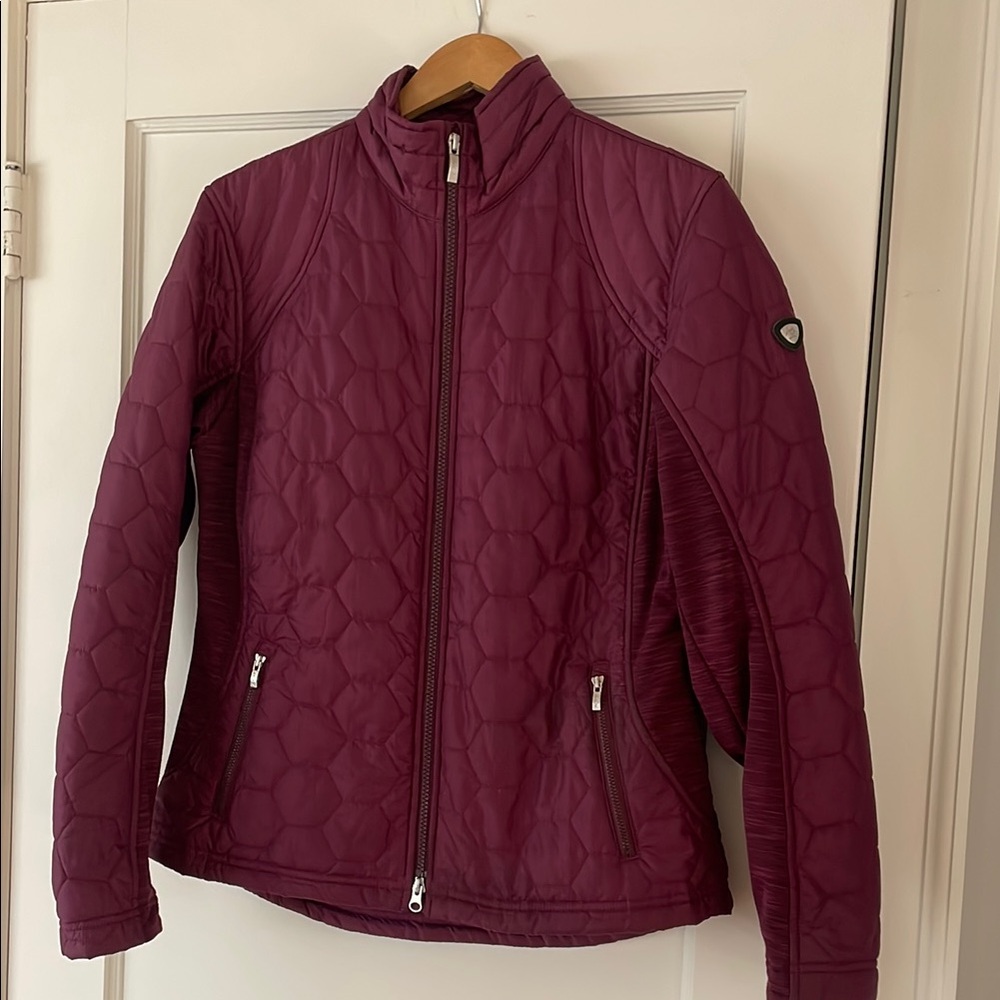 Ariat Burgundy Jacket with Stand-Up Collar and Fitted Silhouette, Primaloft